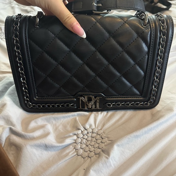 Badgley Mischka Handbags - Badgley Mischka Black Quilted Crossbody Bag